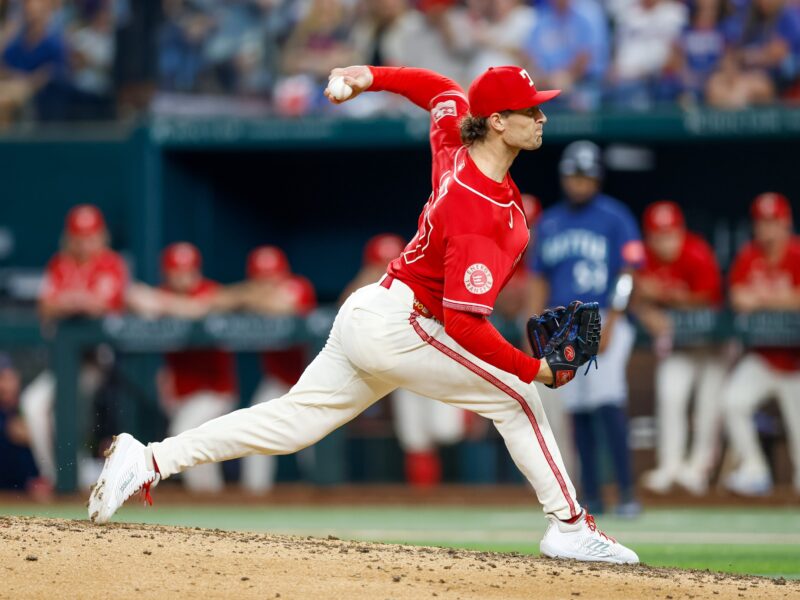 Rangers Kick Off Battle for First Place with Mariners